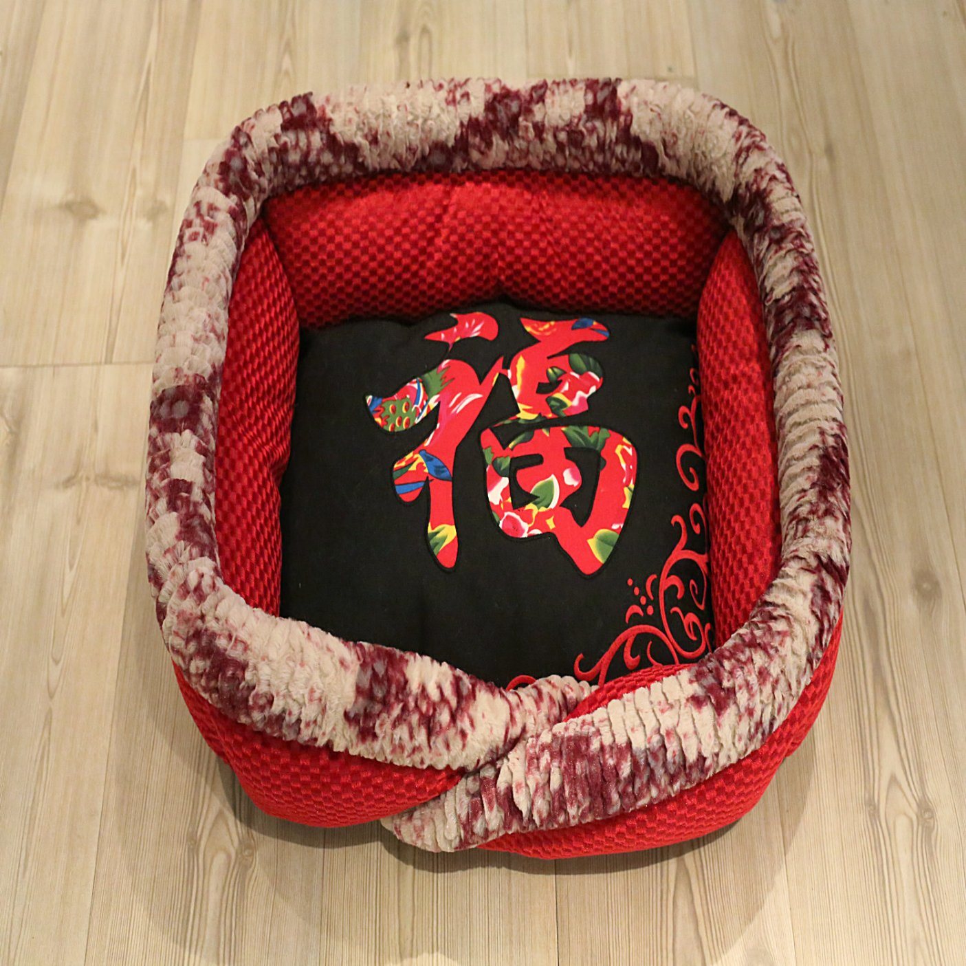 Chinese Design Embroidery Red Soft Pet Bed for Dog Bedding