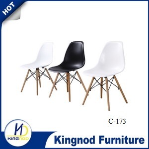 Chinese Wholesale Beech Eiffel Retro Replica Models Navy Design Plastic Emes PP Chair