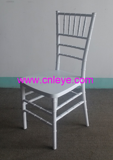 Elegant Whte Wedding Chair