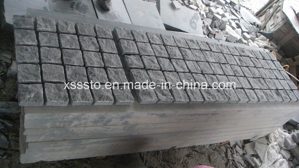 Split Grey Granite Cube Stone on Mesh for Garden Driveway