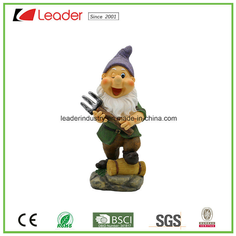 Best-Seller Polyresin Dwarf Figurine with a Rake for Garden Ornaments