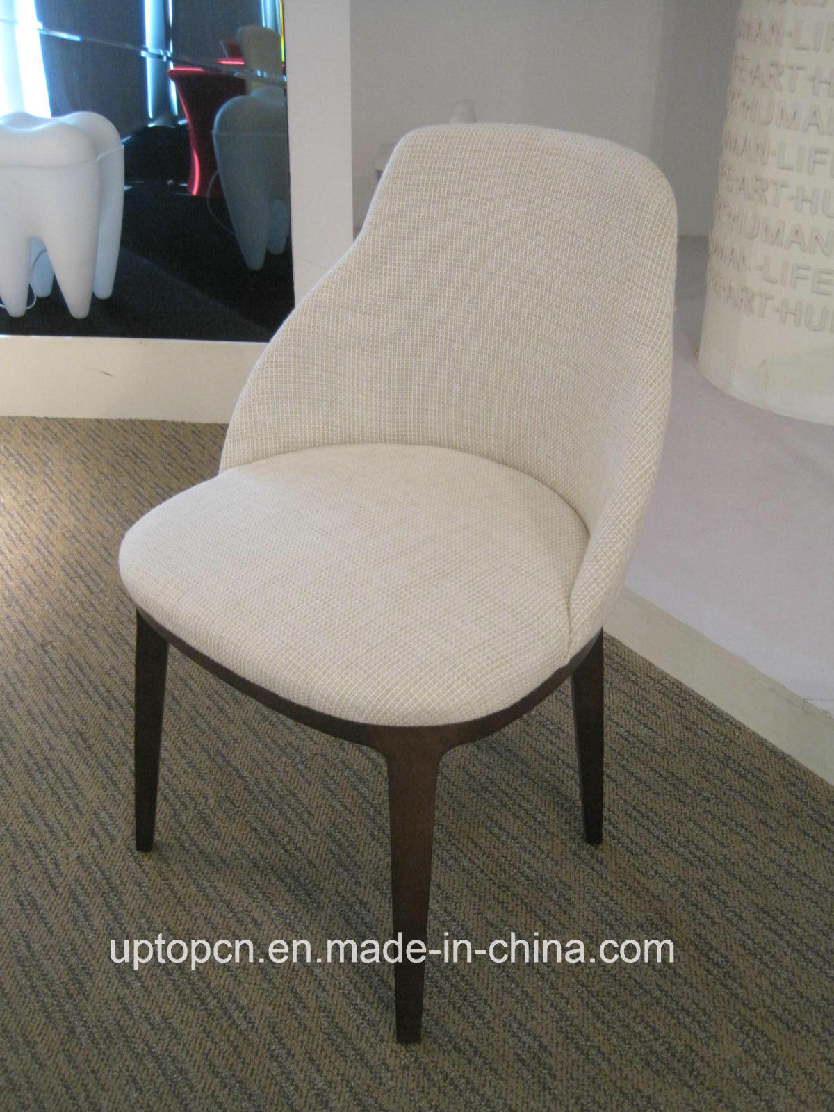 Comfortable Modern Fabric Upholstered Hotel Chair (SP-HC317)