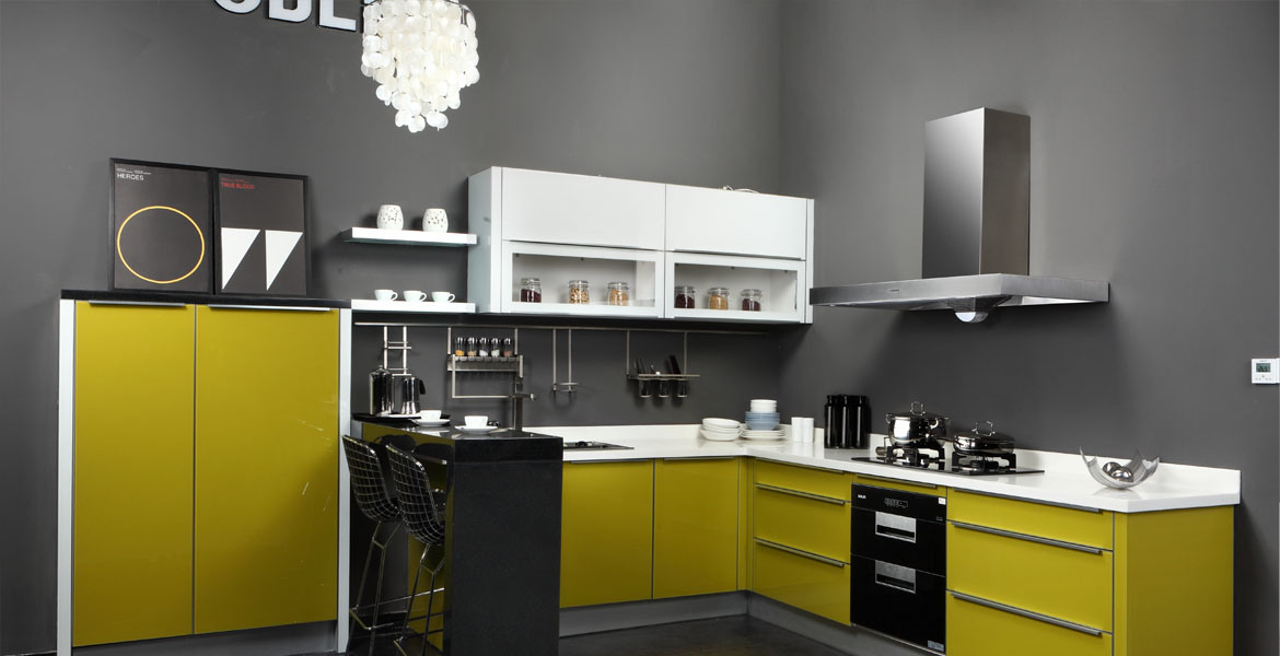 Customized Design UV Kitchen Cabinet (ZX-008)