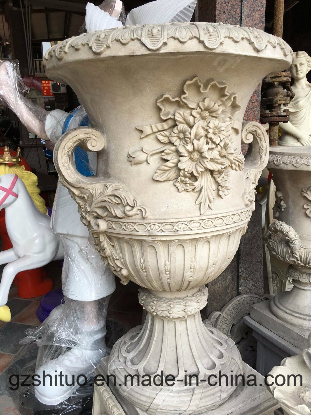 European Sandstone Flowerpot Sculpture Our Company Specializes in Making Various Kinds of Sculptural Sculptures That Can Be Customized by Private