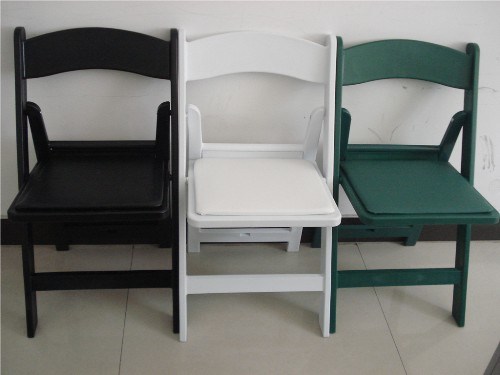 White and Black Padded Garden Plastic Chair for Weddings