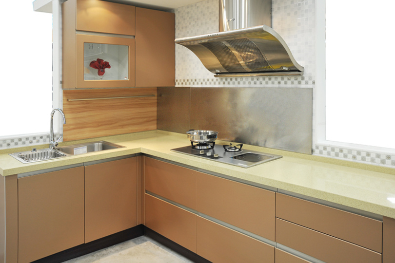 High Glossy UV Lacquer Kitchen Cabinet (ZX-015)