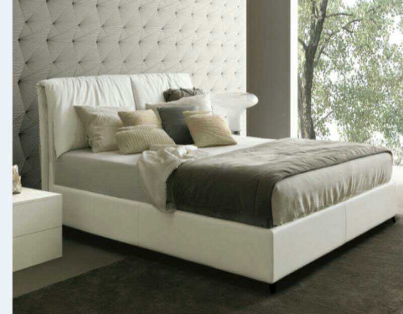 High Grade Leather Cover Bed with Feather Padding