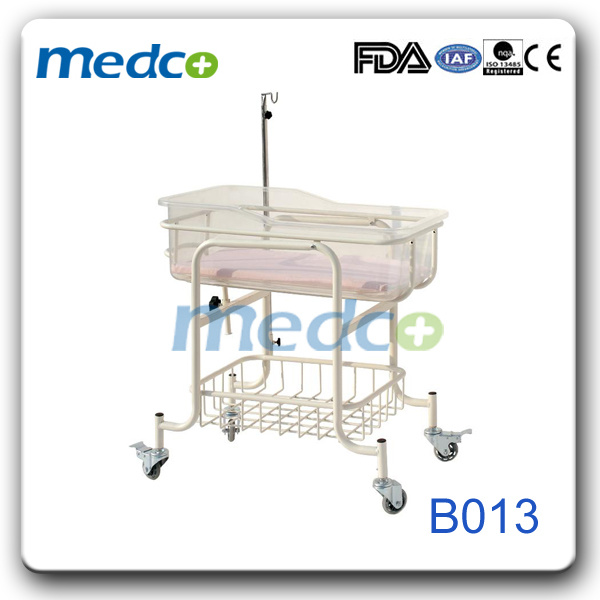 Hospital Adjustable Metal Basin Basket New Born Baby Crib with I. V. Pole