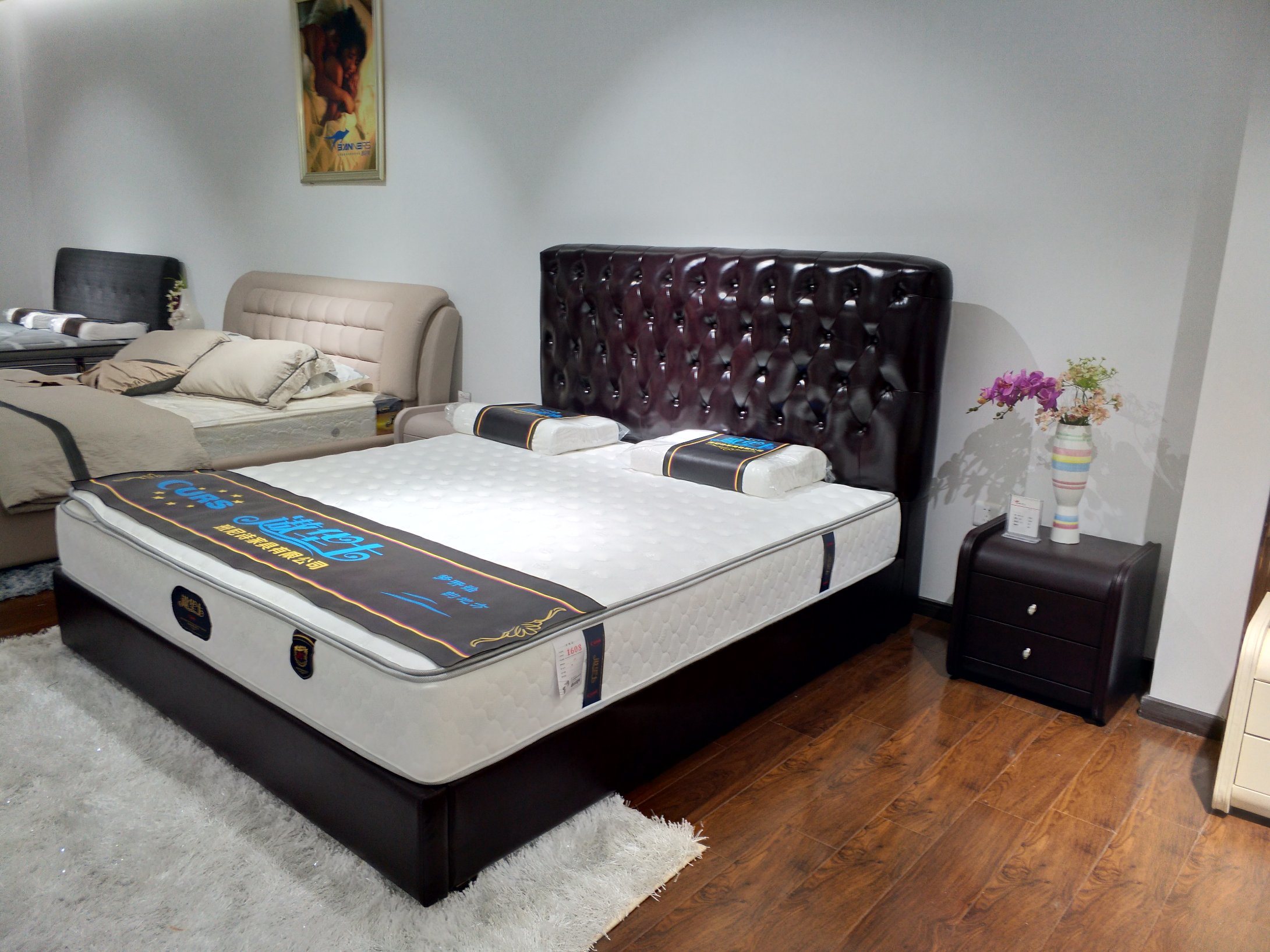 European Style Half Leather Soft Bed (SBT-34)