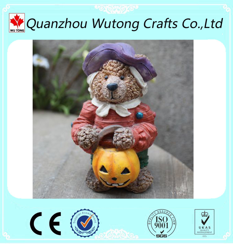 Cheap Customized Halloween Resin Bear Figurine with Pumpkin