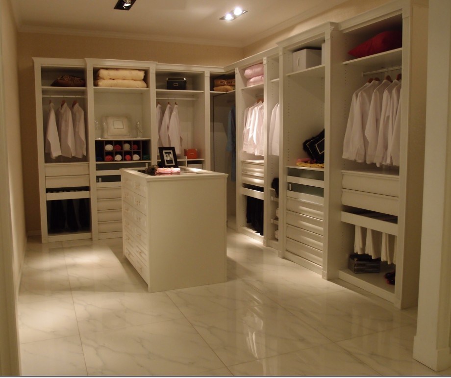 White Melamine Walk in Wardrobe Design (customized)