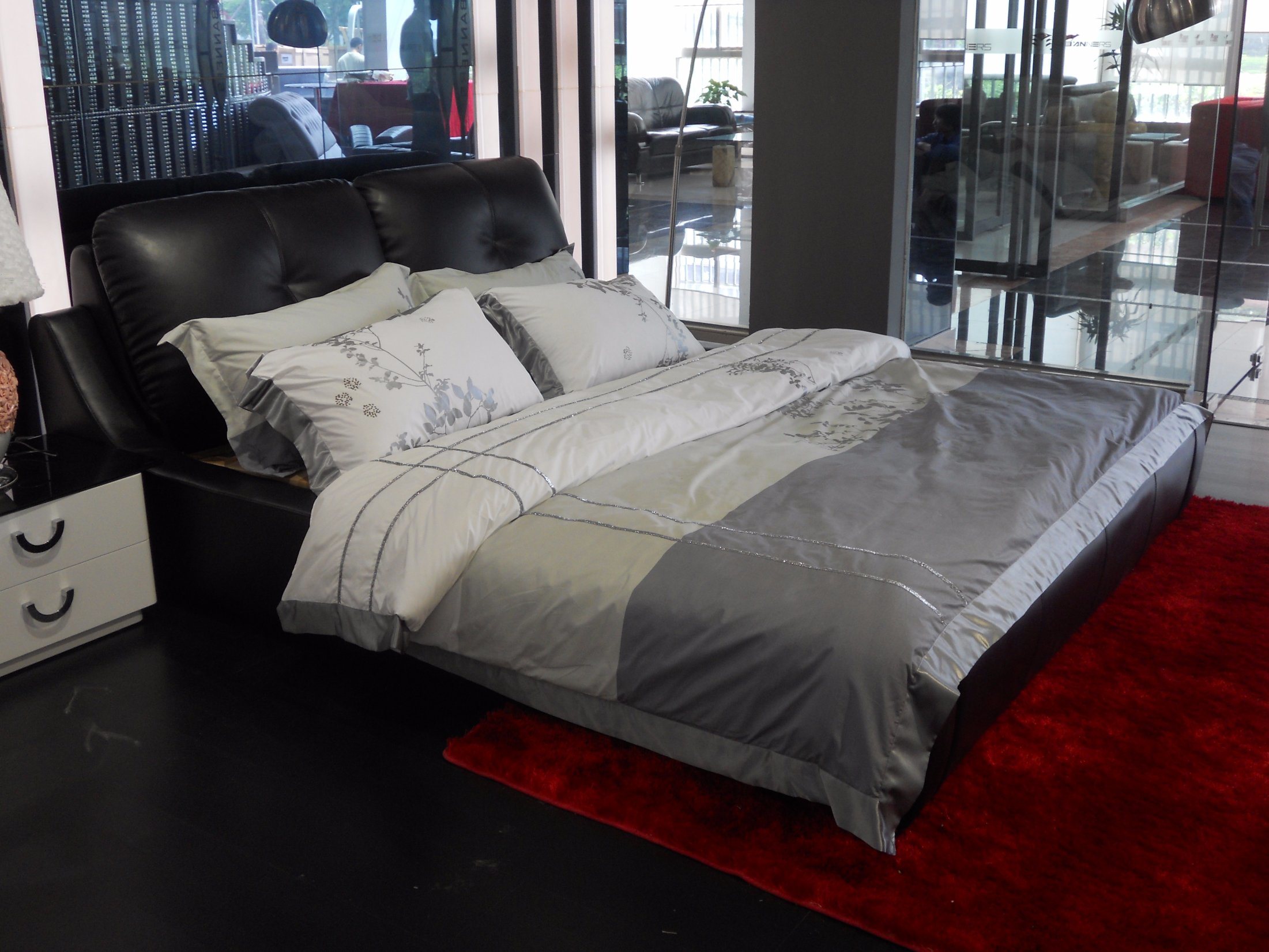 Good Quality Modern Genuine Leather Bed (SBT-5828)