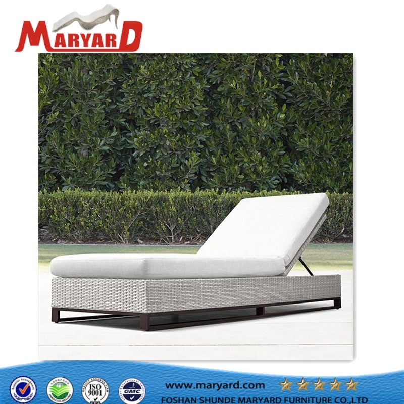 2018 Outdoor Leisure Furniture Chaise Lounge Rattan Chair Wicker Sun Longer