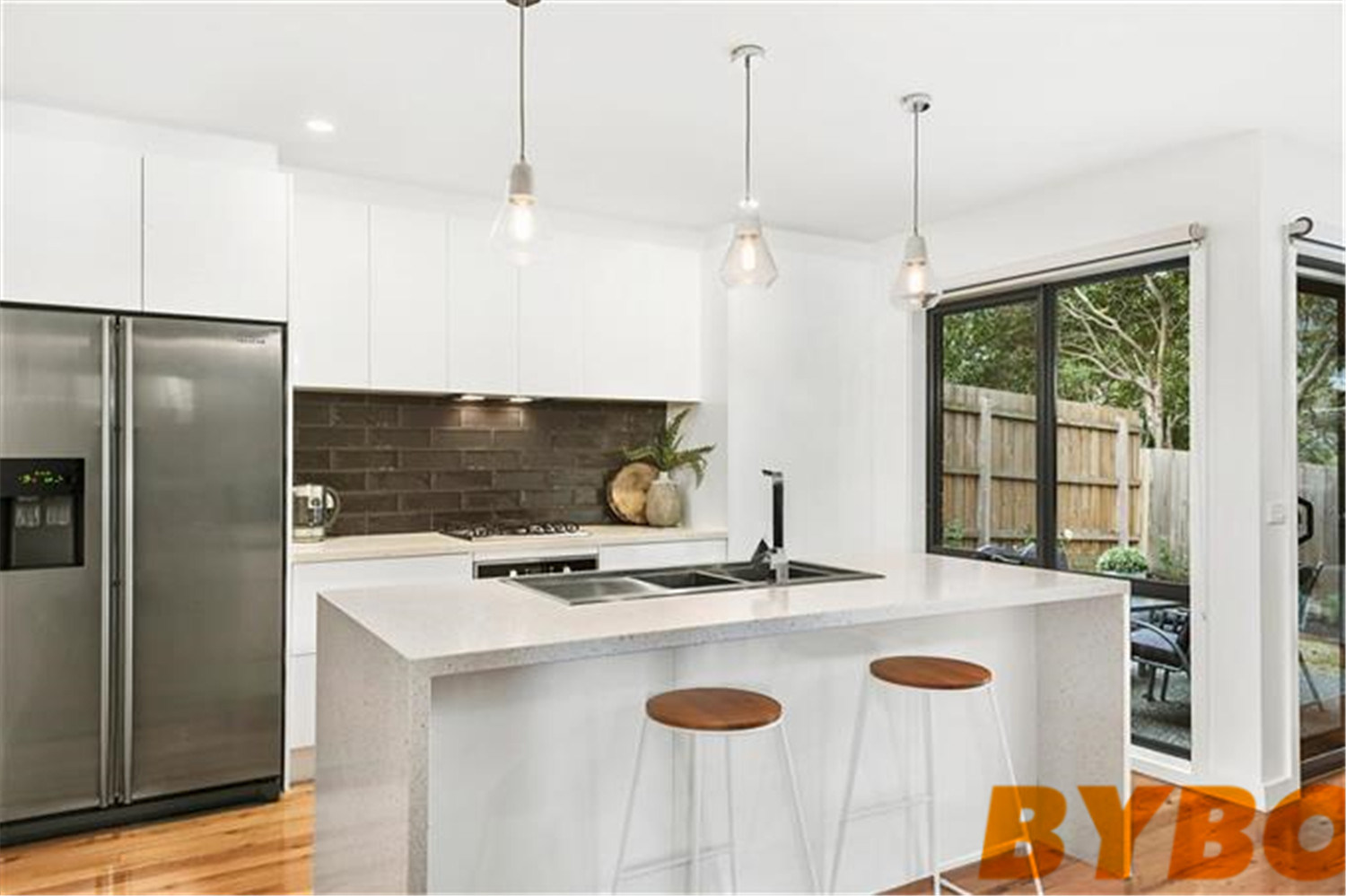 Traditional White PVC Wooden Kitchen Cabinet (BY-L-145)