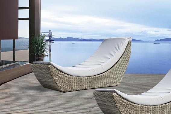 Circus Lounge Rattan Daybed Alu Lying Chair