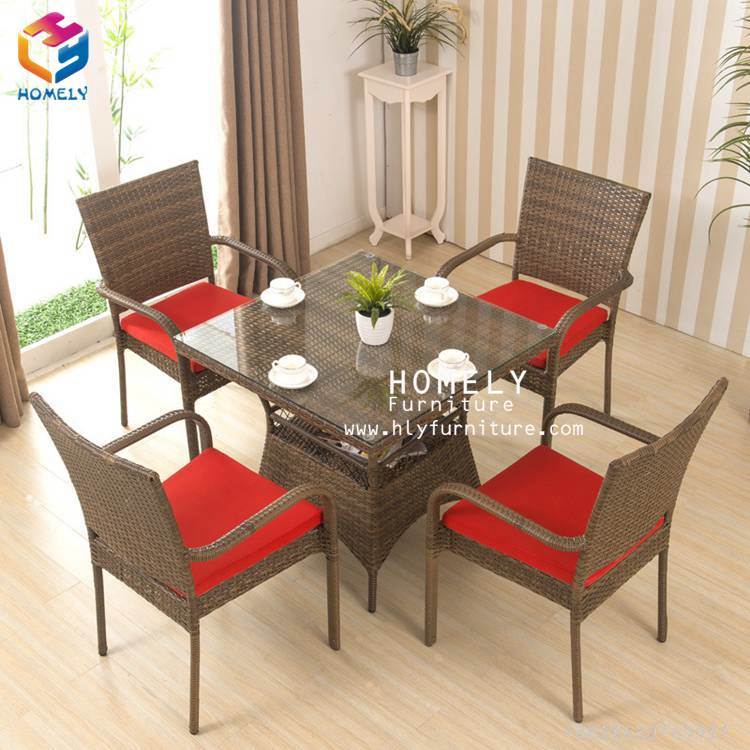 Popular Outdoor Furniture Cheap Rattan Table and Chair