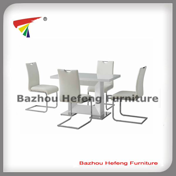 Hoe Sale Glass Dining Table Set and Chairs (DT034)