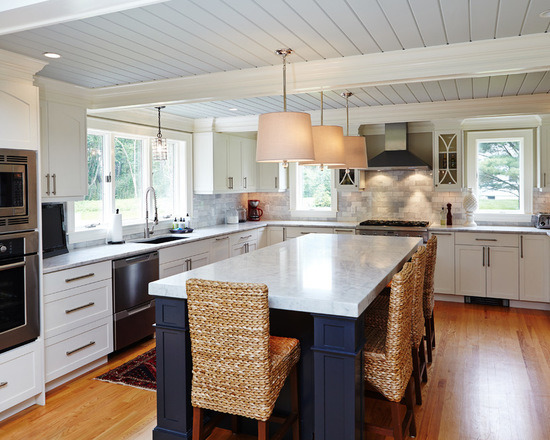 Stream-Lined White Contemporary Solid Wood Kitchen Cabinet