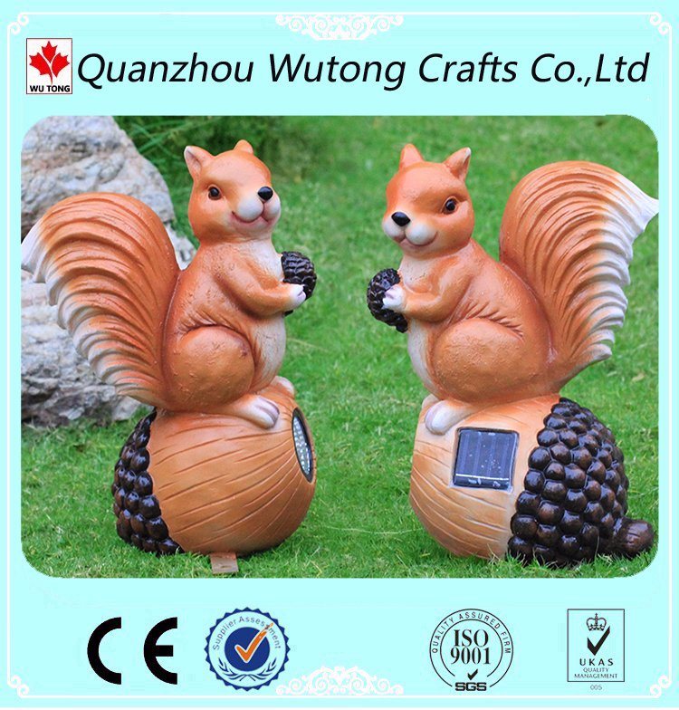 Hot Sale Garden Decoration Resin Squirrel Figurine with Light