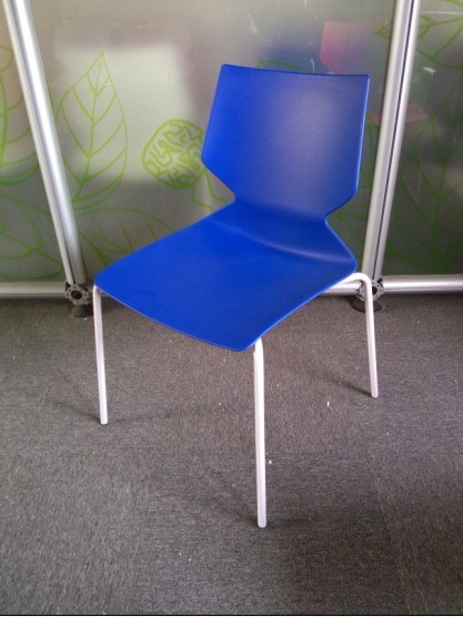 Modern Stacking Metal Plastic Restaurant Chair