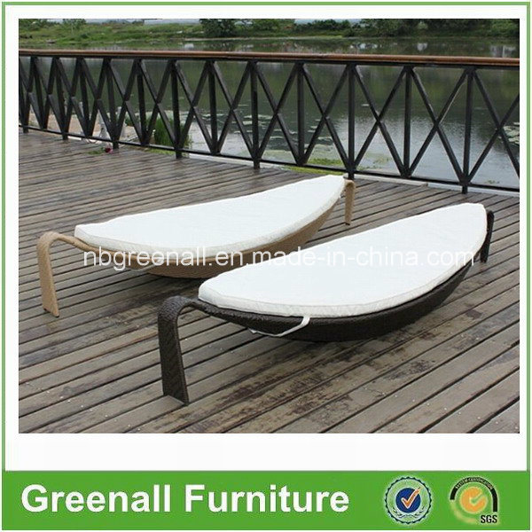 Rattan Banana Leaf Shaped Sun Lounge