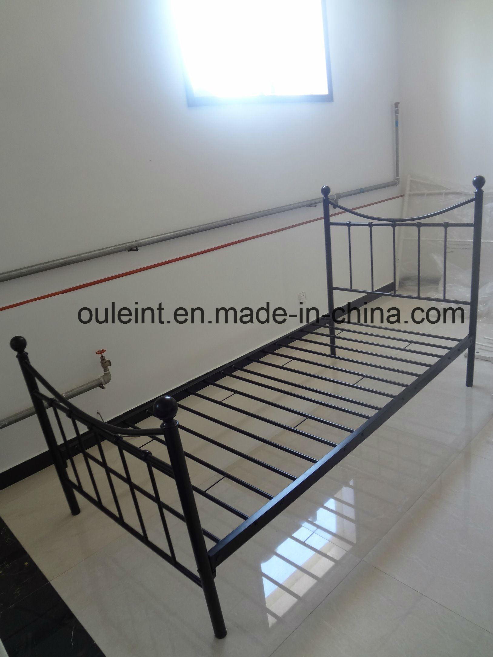 Black Tube Slats Metal Single Bed (OL17143)