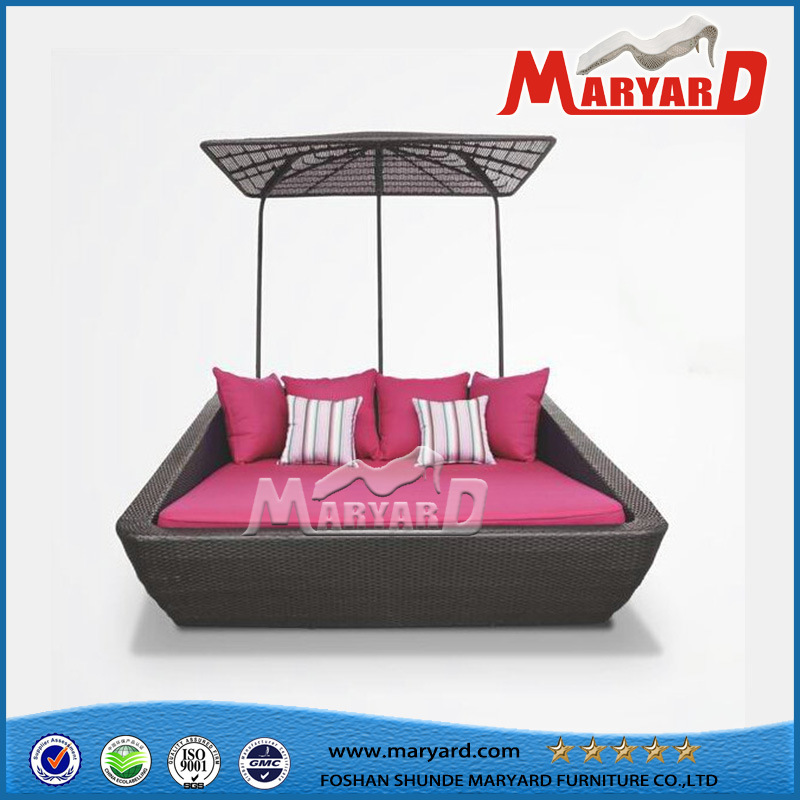 Modern PE Rattan Garden Furniture Daybed