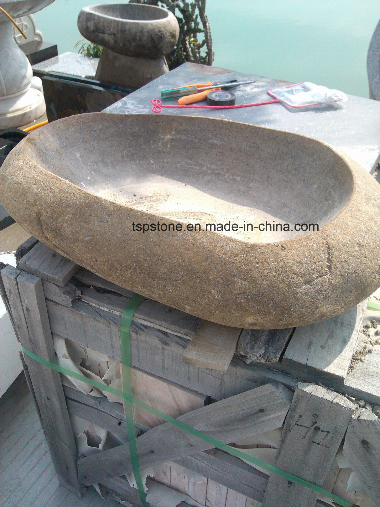 Granite Stone Garden Sculpture for Garden Landscape