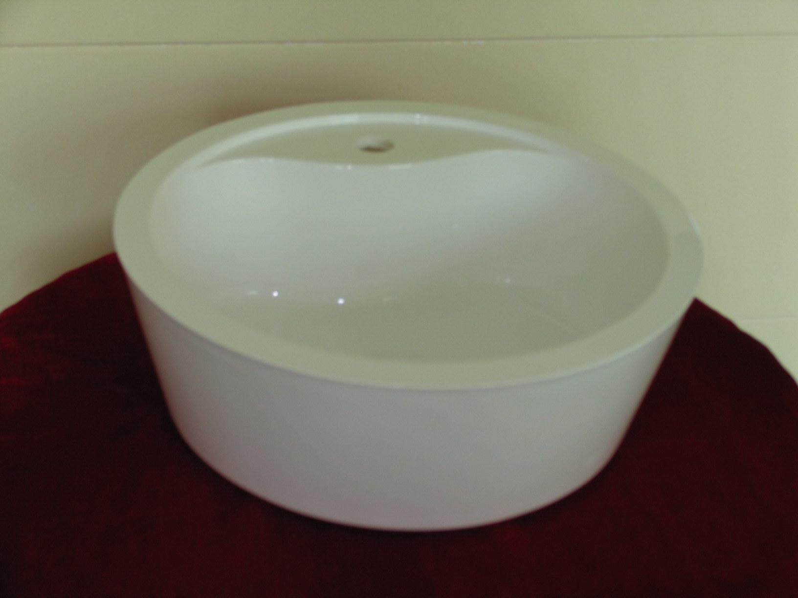 Round Size Acrylic Wash Basin