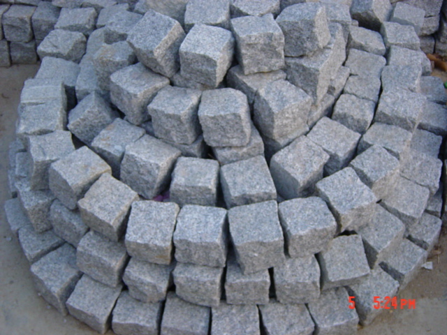 Natural Granite Garden Cobblestone / Paving Stone for Outdoor Garden